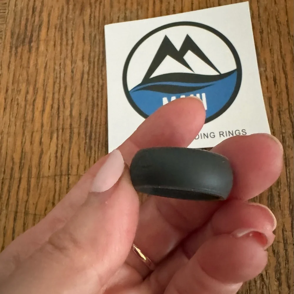 NWT Maui set of 4 wedding silicone gray, black and navy blue rings size 11 men’s